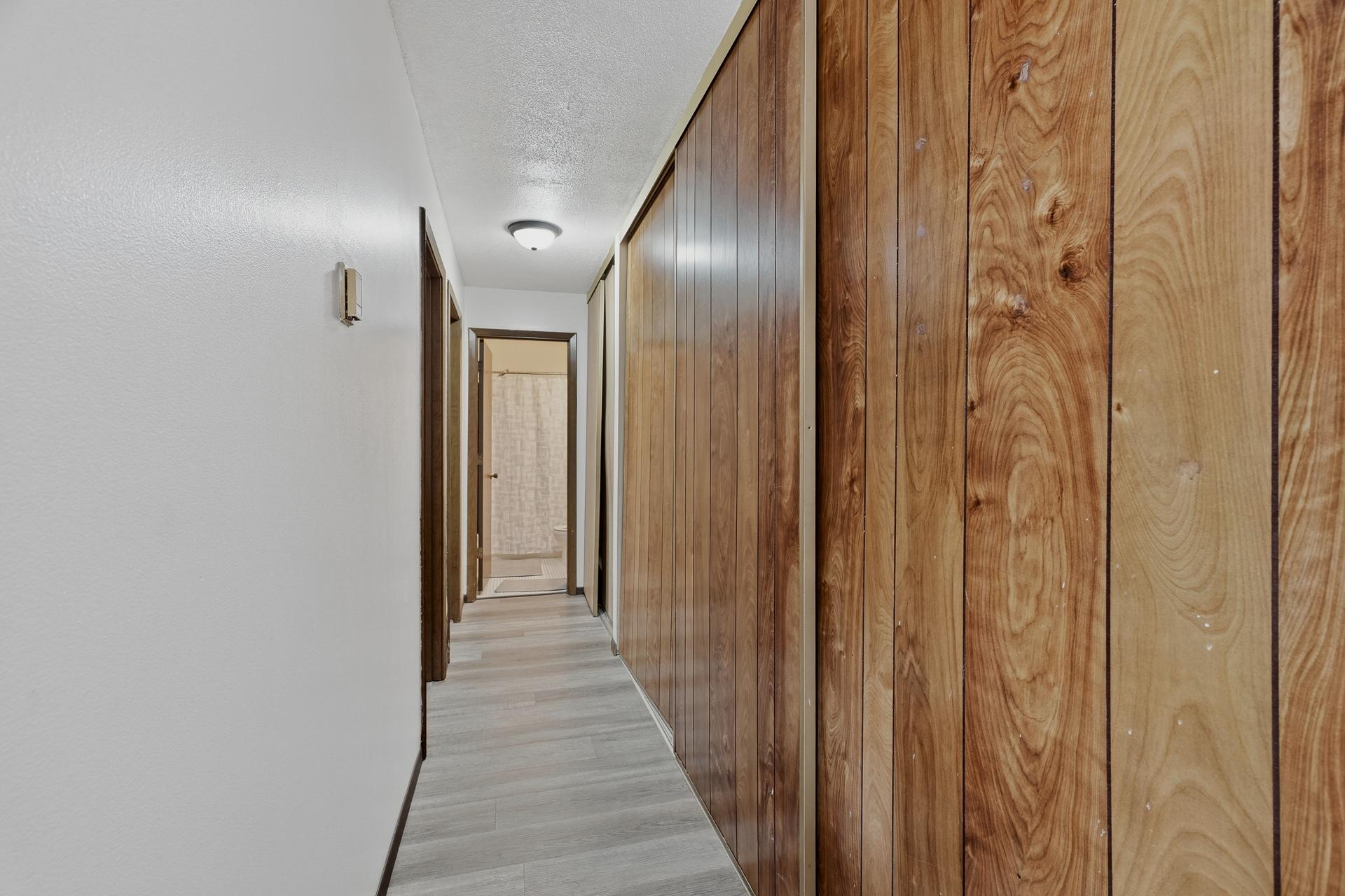 14 #21 - 5284 Greenfield Ave MLS-68.jpg