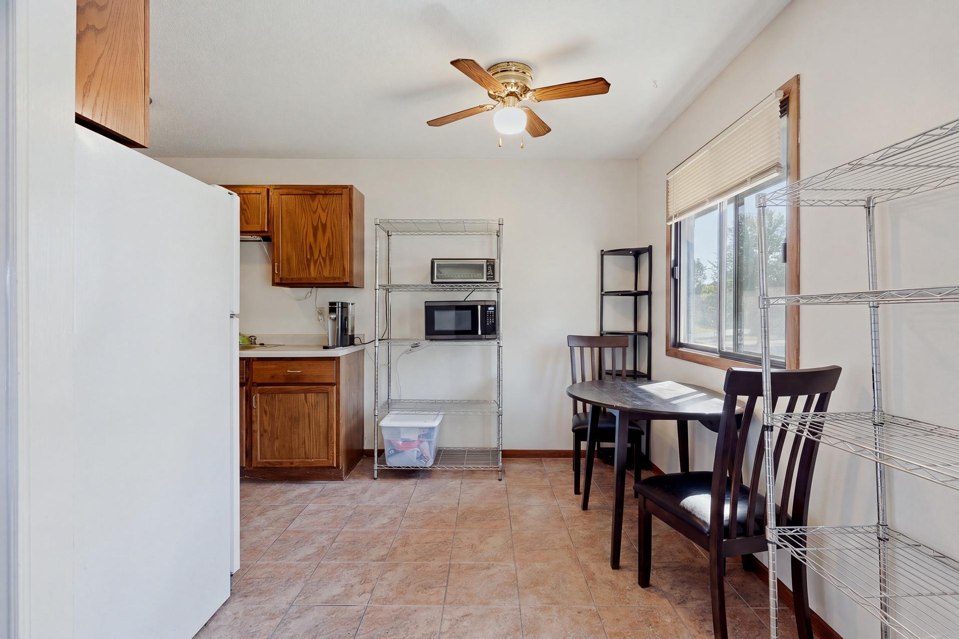 11 #21 - 5284 Greenfield Ave MLS-65.jpg