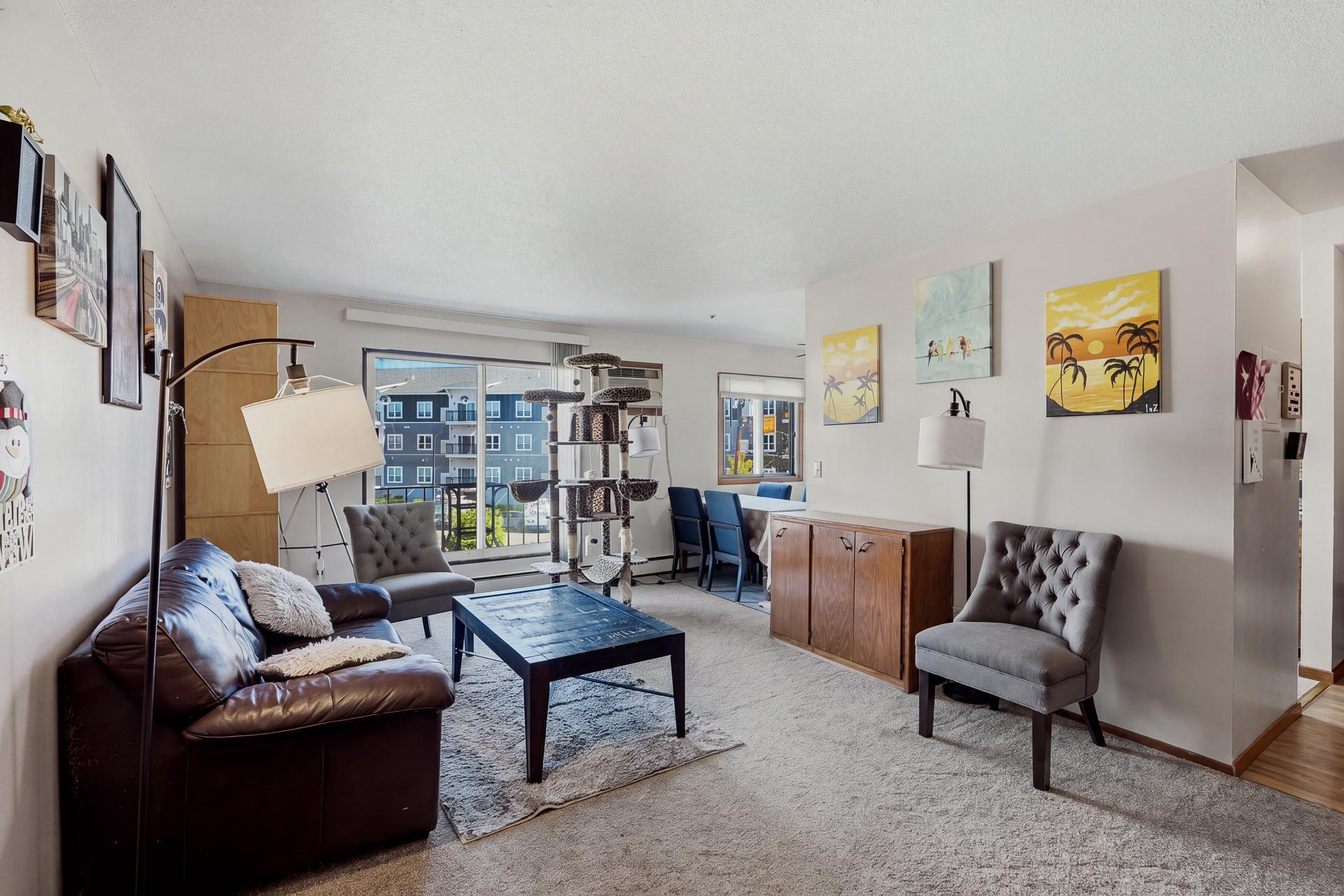 39 #32 - 5284 Greenfield Ave MLS-43.jpg