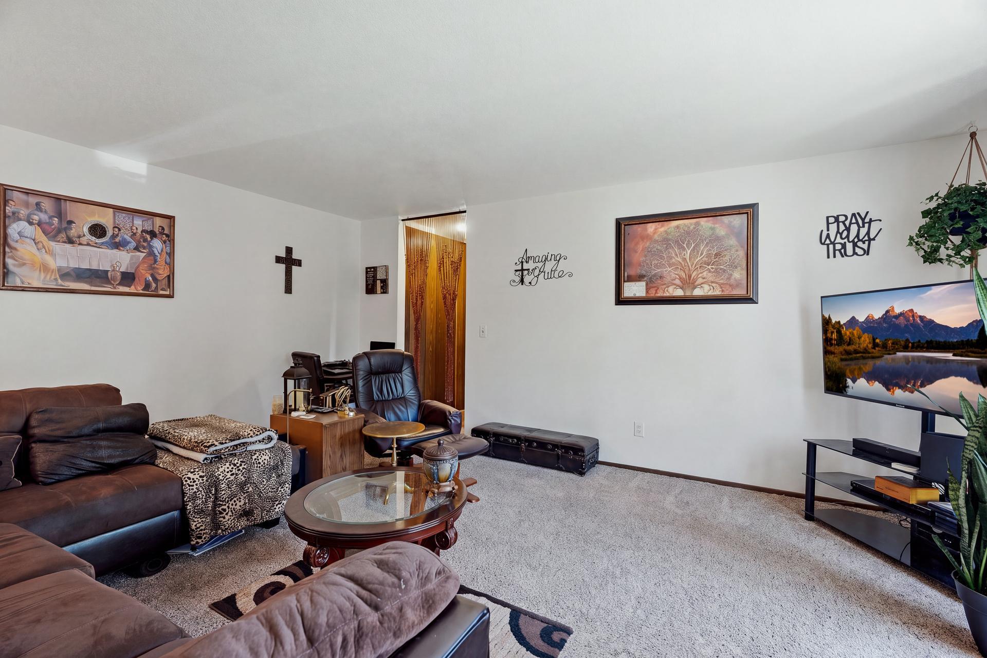 24 #26 - 5284 Greenfield Ave MLS-53.jpg