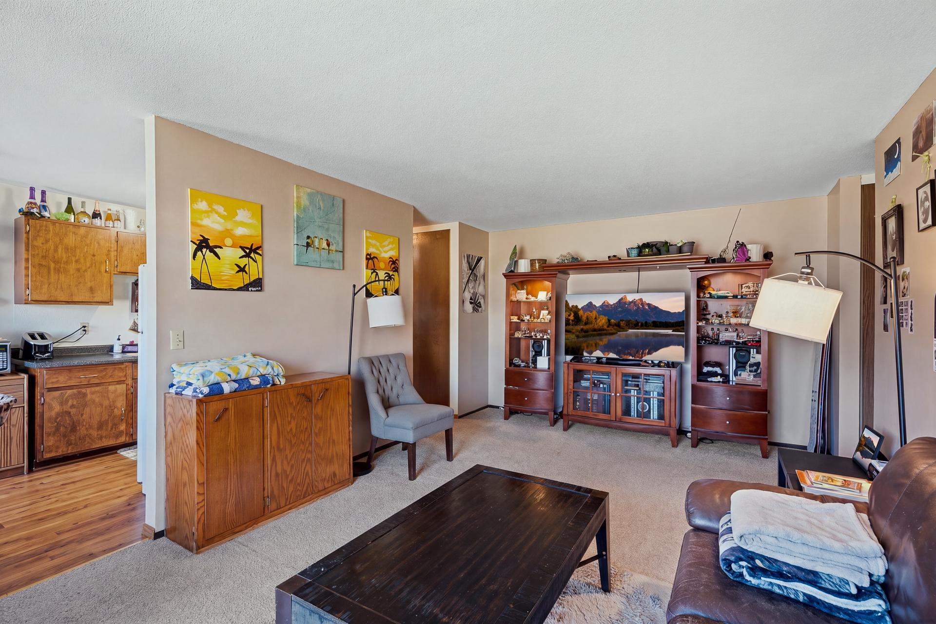 38 #32 - 5284 Greenfield Ave MLS-42.jpg