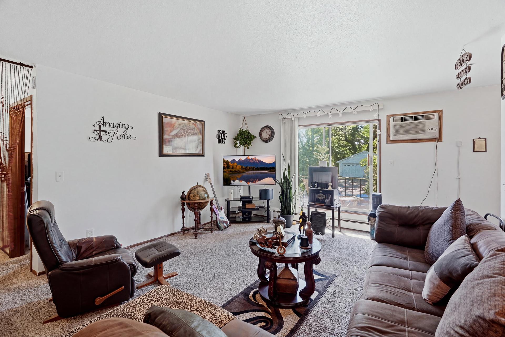 27 #26 - 5284 Greenfield Ave MLS-56.jpg
