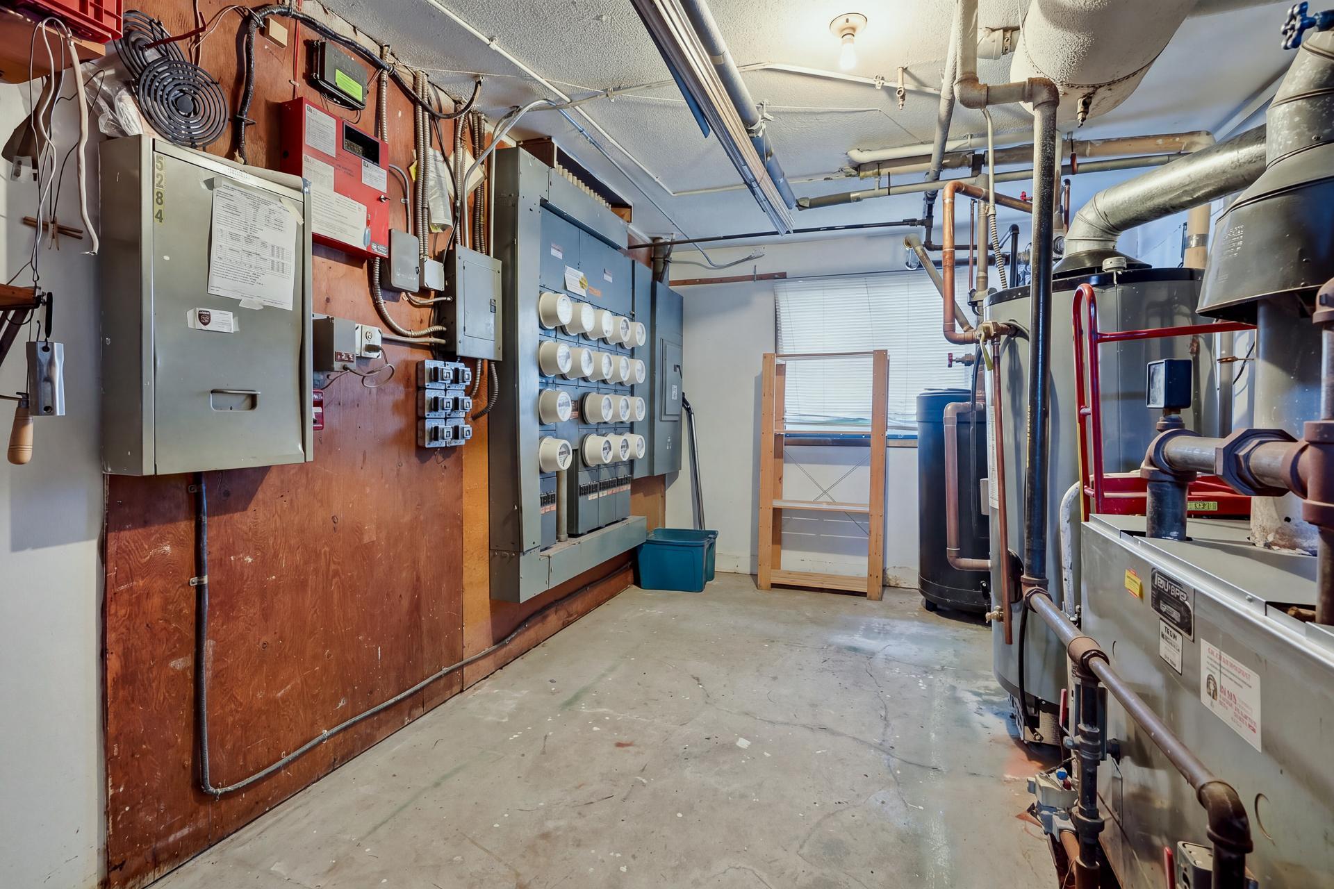 48 Mech - 5284 Greenfield Ave MLS-74.jpg