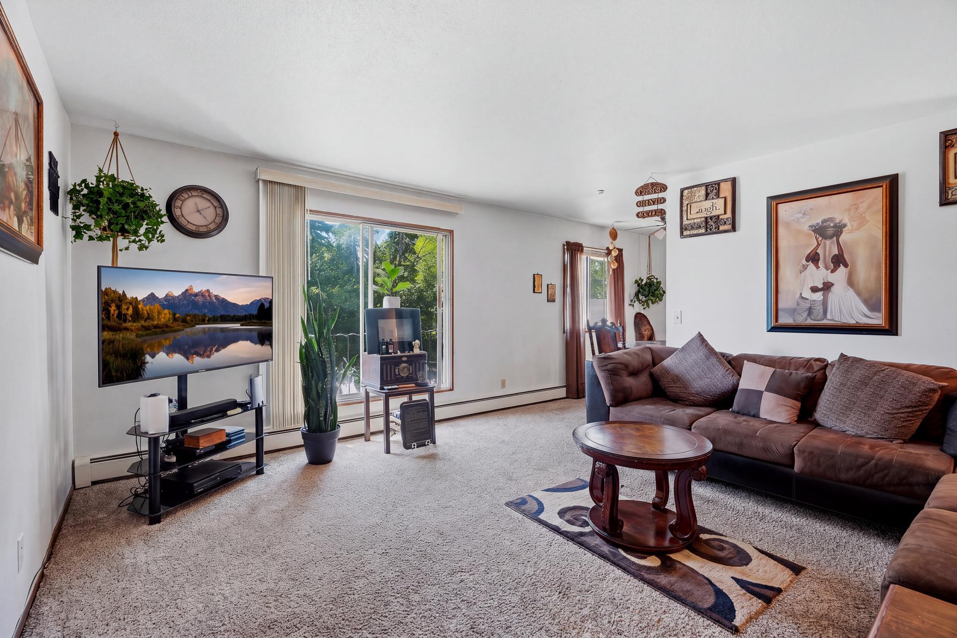 26 #26 - 5284 Greenfield Ave MLS-55.jpg