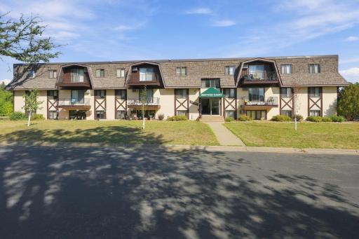 3 - Exterior - 5284 Greenfield Ave MLS-16.jpg