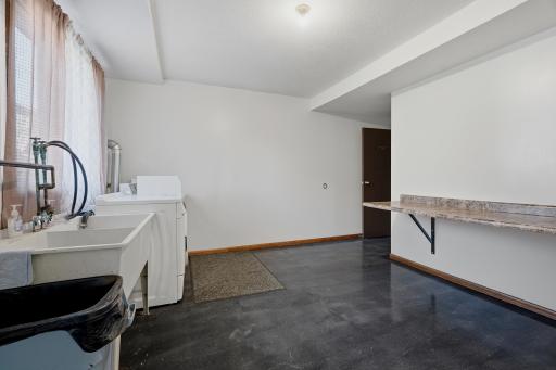 3Laundry - 8061 Pleasantview Dr NE MLS-35.jpg