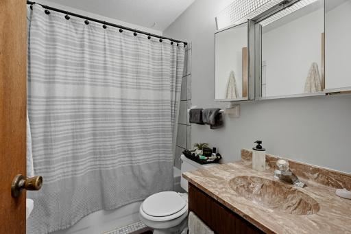 22 301 - 8061 Pleasantview Dr NE MLS-64.jpg