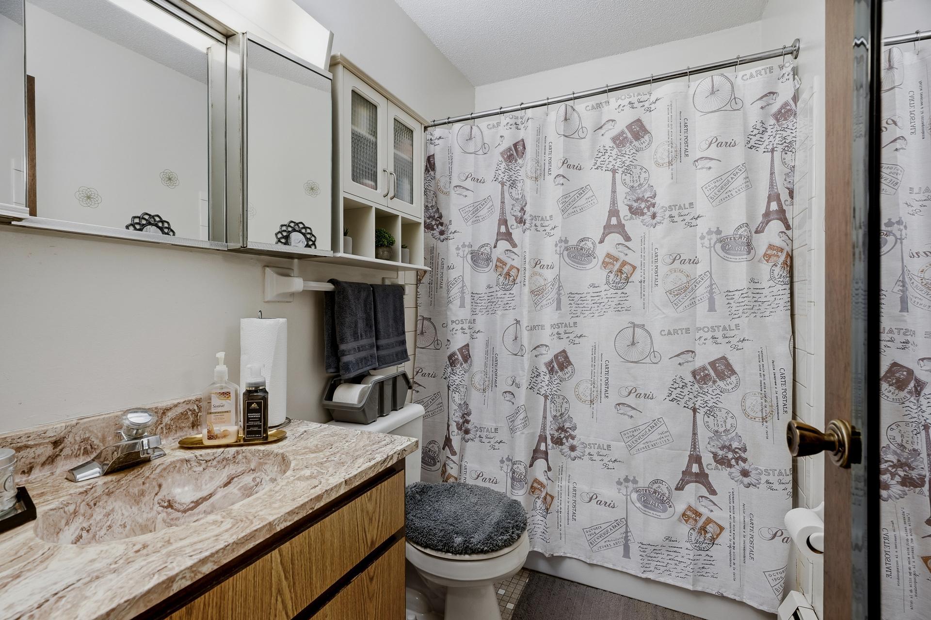 35 304 - 8061 Pleasantview Dr NE MLS-51.jpg