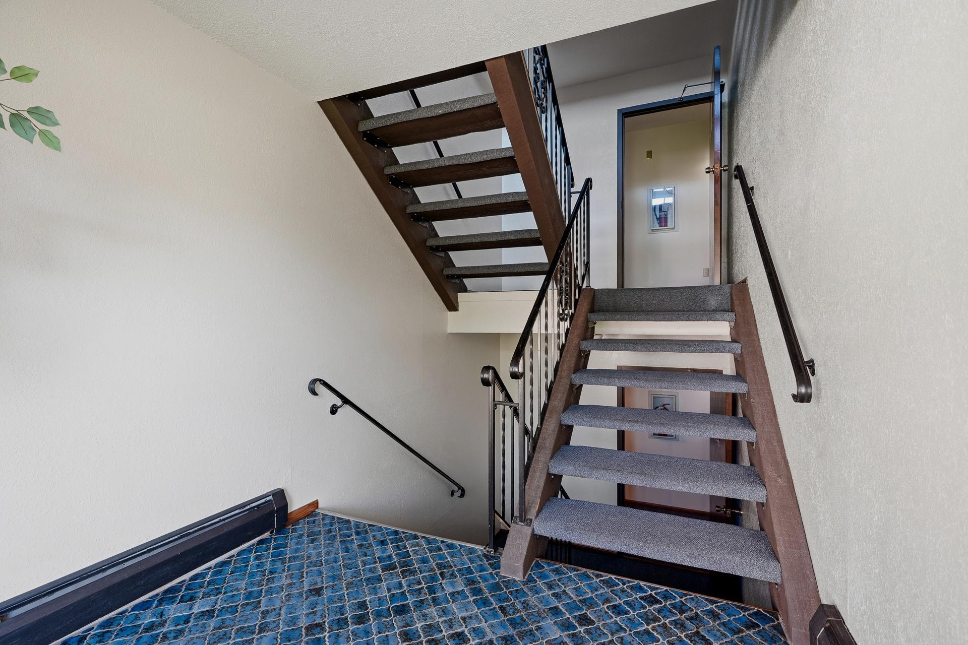 36 Common - 8061 Pleasantview Dr NE MLS-32.jpg
