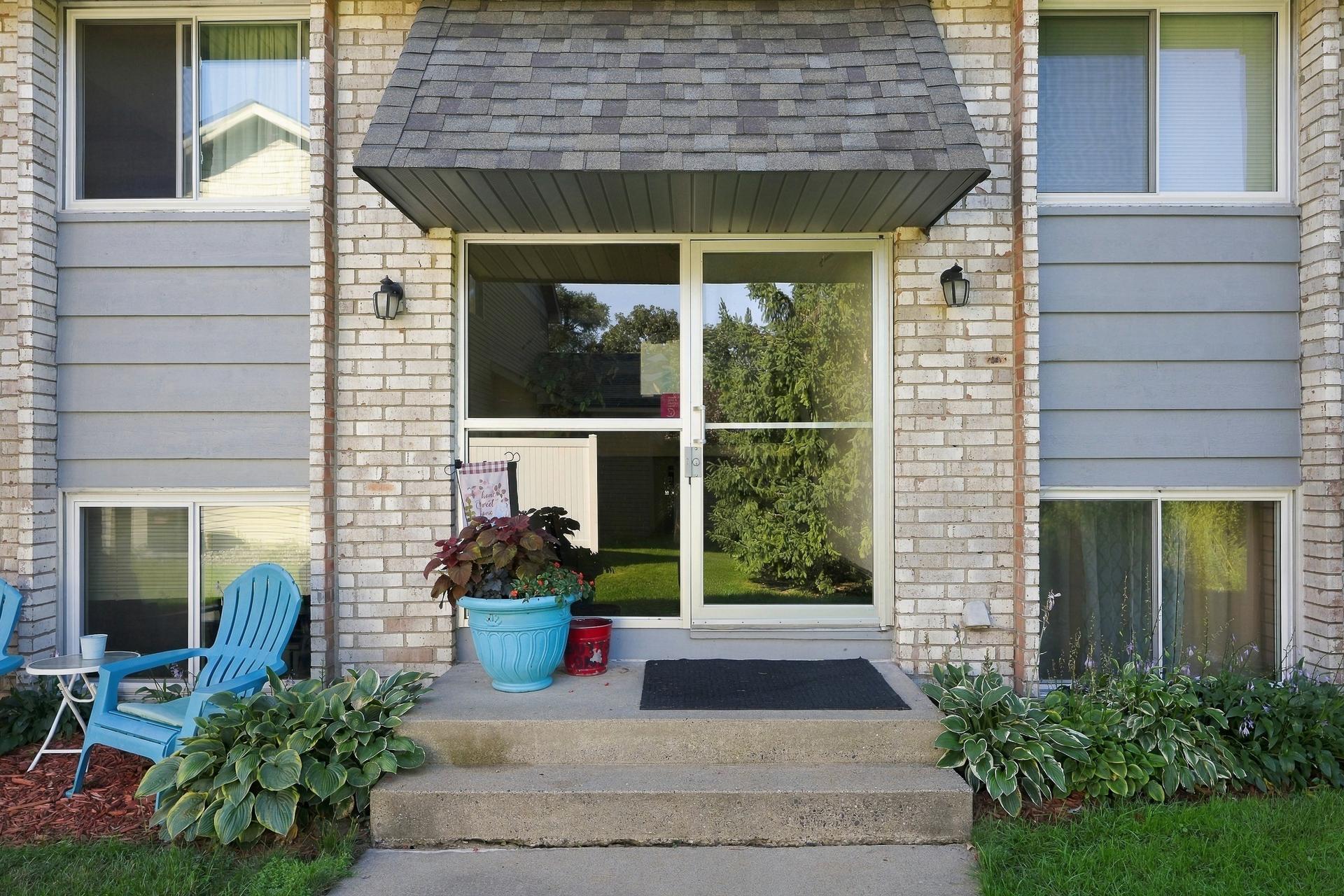 7-Exteior - 8061 Pleasantview Dr NE MLS-11.jpg