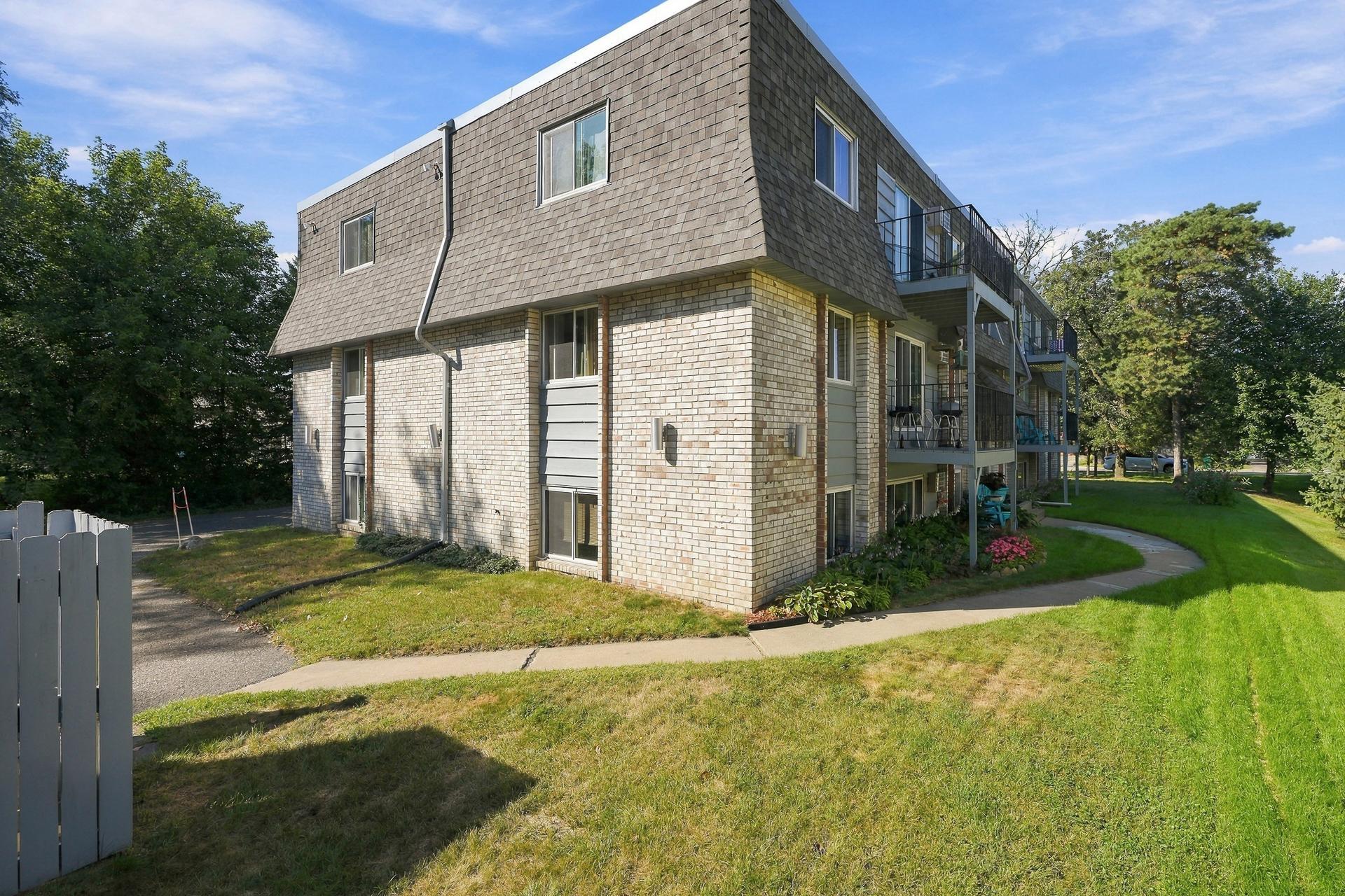5-Exterior - 8061 Pleasantview Dr NE MLS-9.jpg