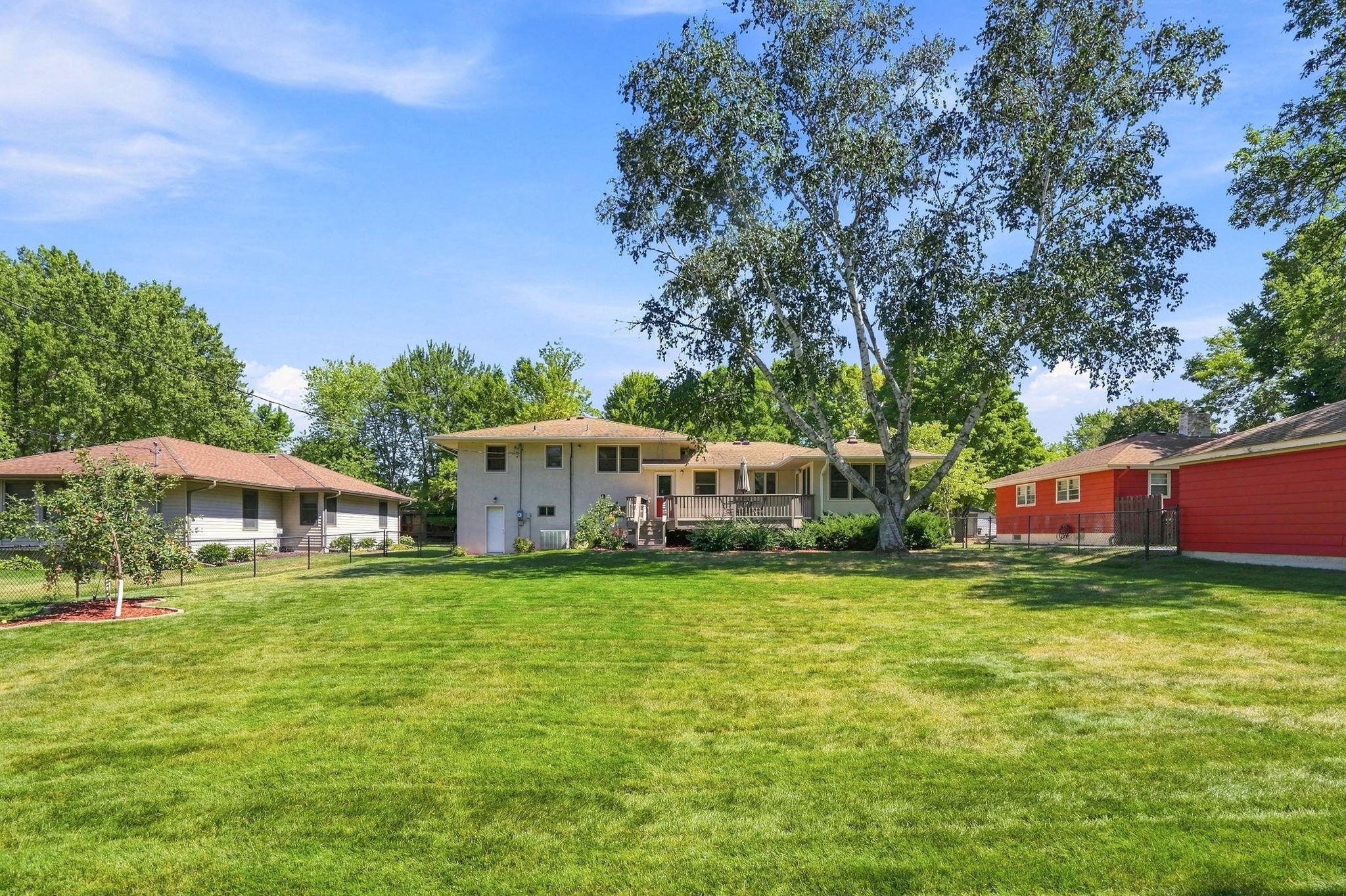 6- Reid- Backyard.jpg