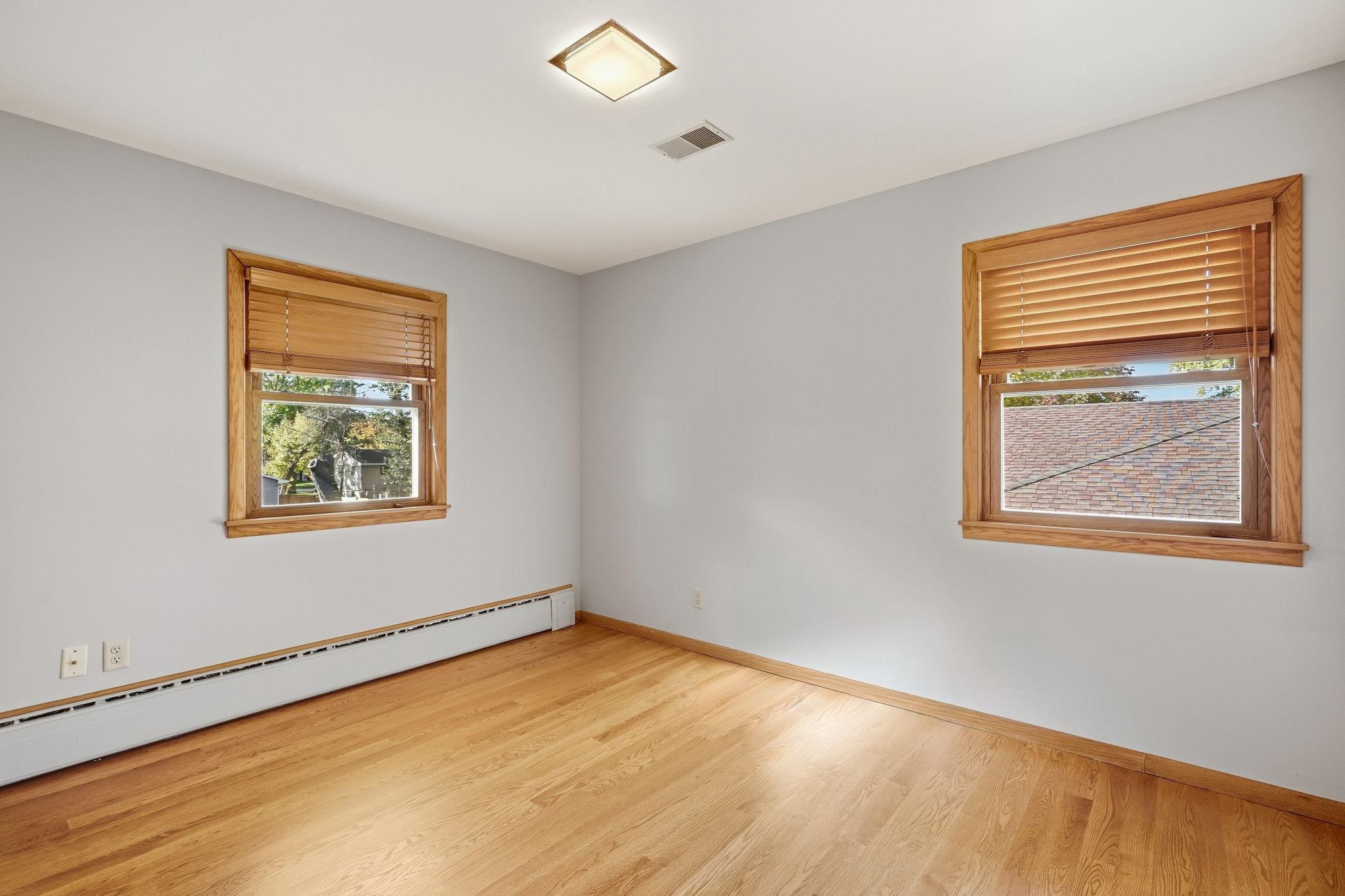 36- Upstairs Bedroom.jpg