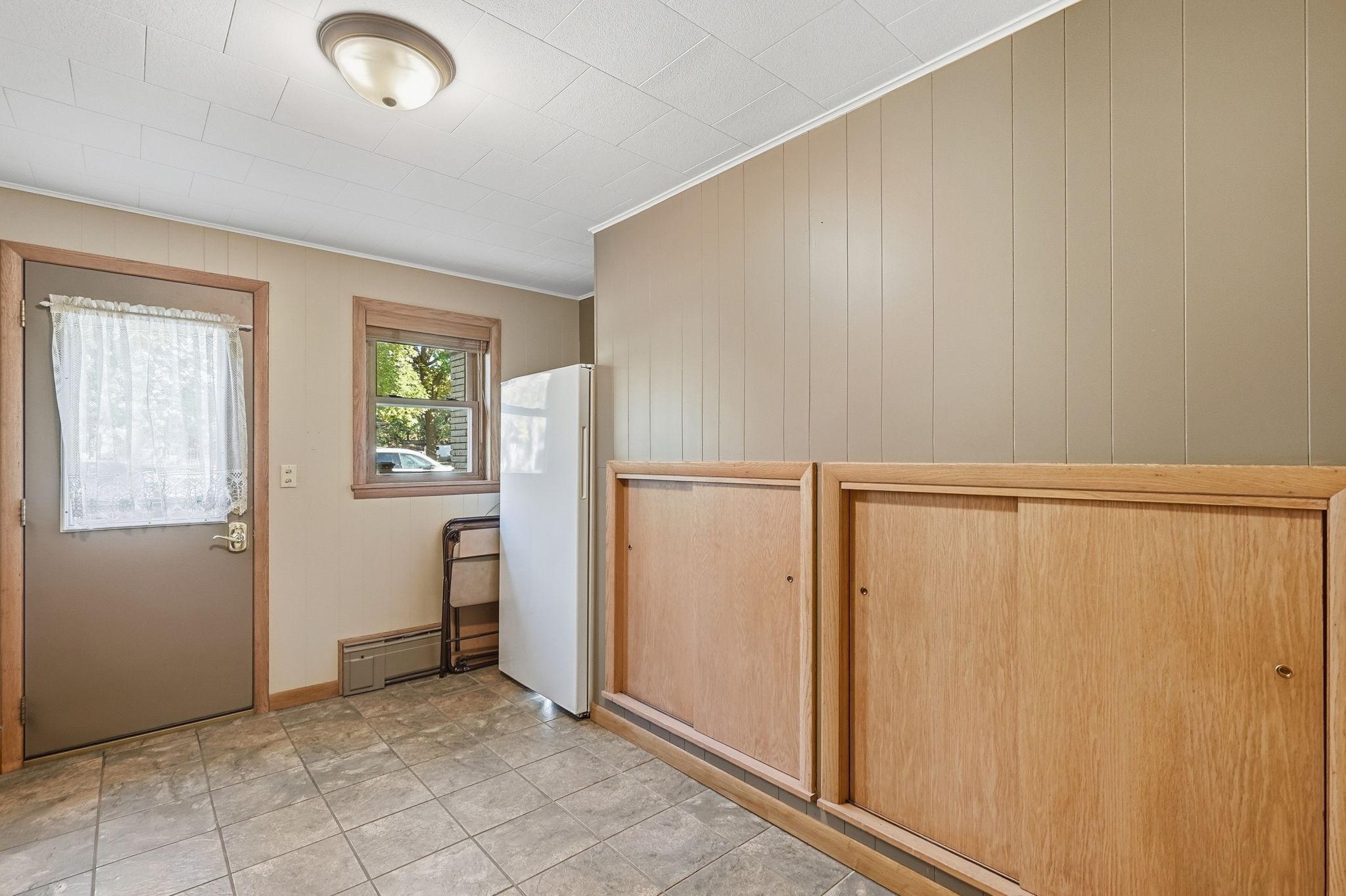 16- Lower Level Entry.jpg