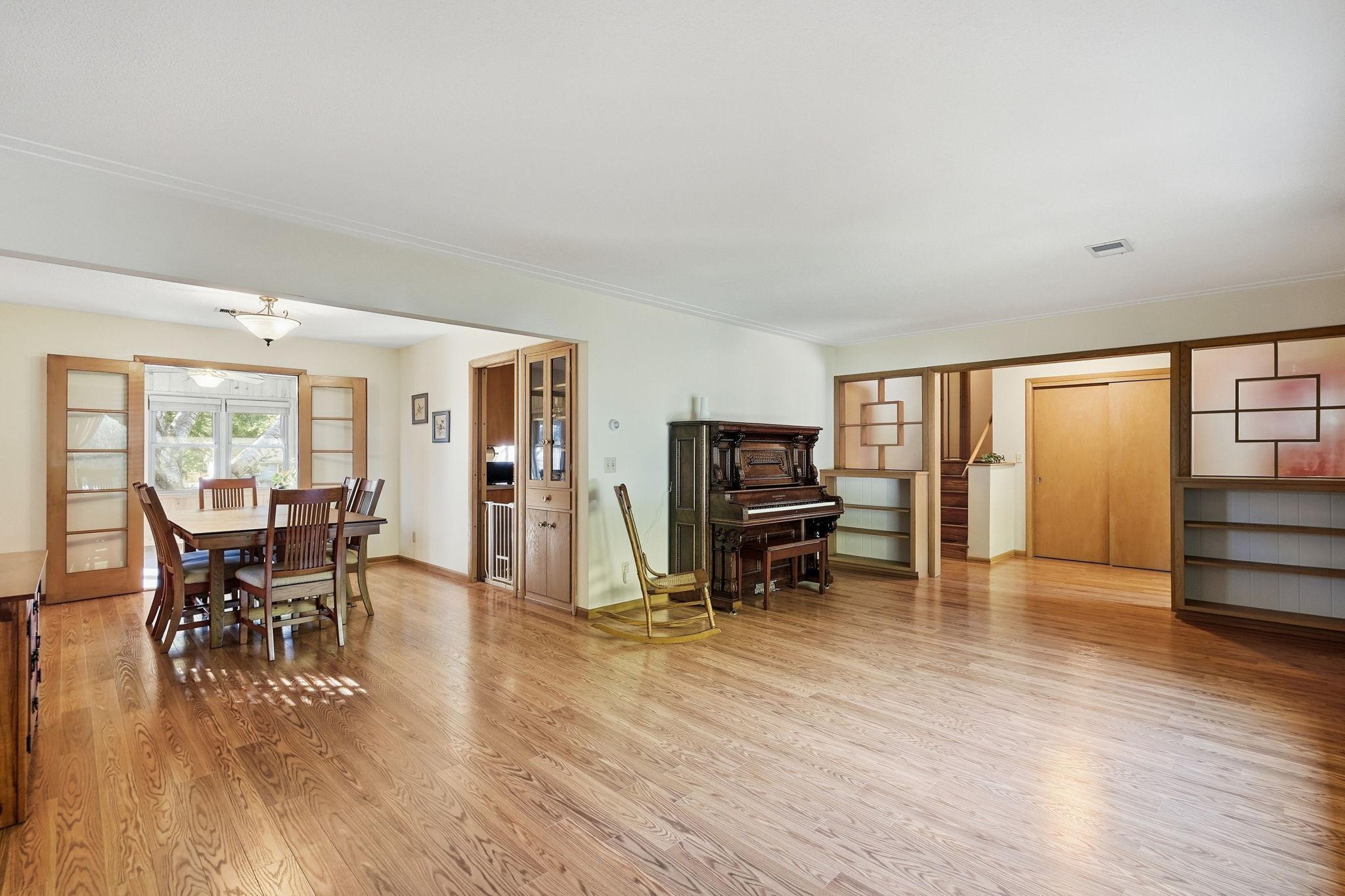 13- Living Room.jpg