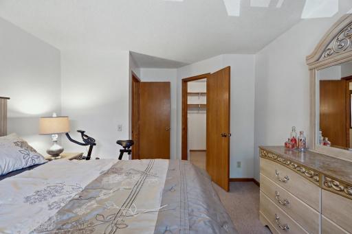 41 #302 - 4621 University Ave NE MLS-82.jpg