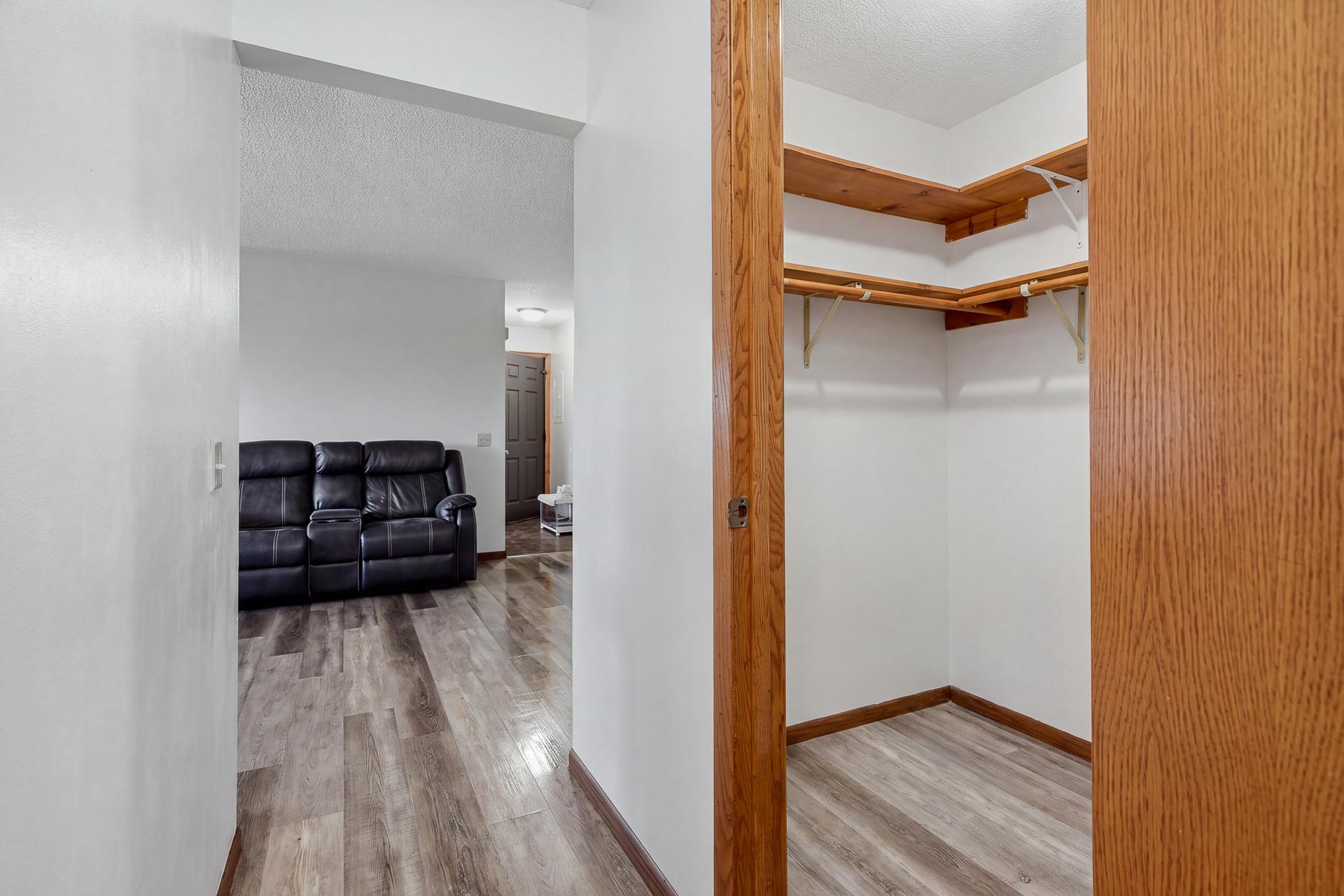 27 #302 - 4621 University Ave NE MLS-68.jpg