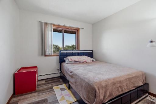 20 #302 - 4621 University Ave NE MLS-61.jpg