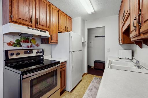 31 #302 - 4621 University Ave NE MLS-72.jpg