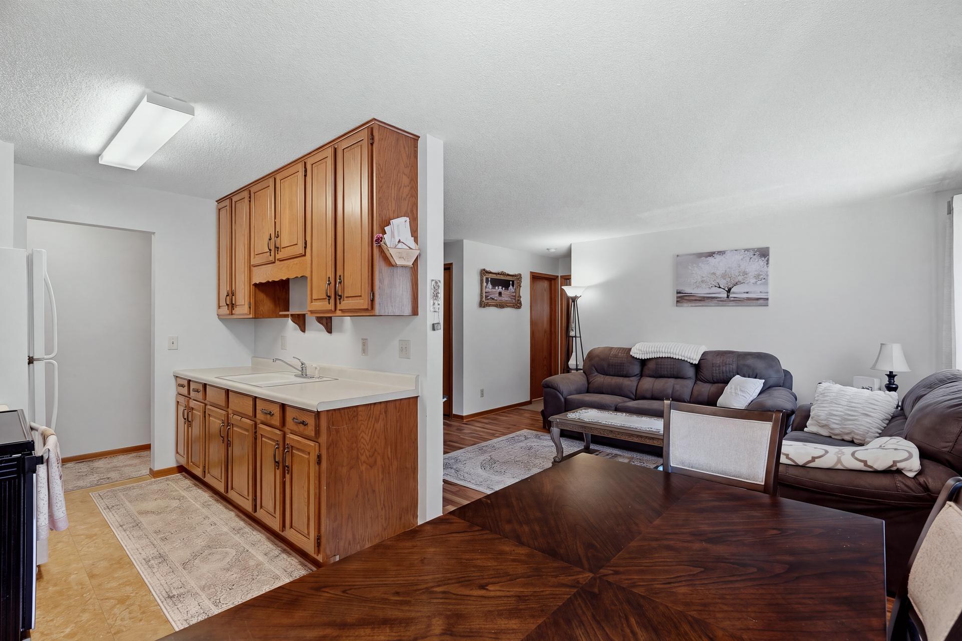 32 #302 - 4621 University Ave NE MLS-73.jpg