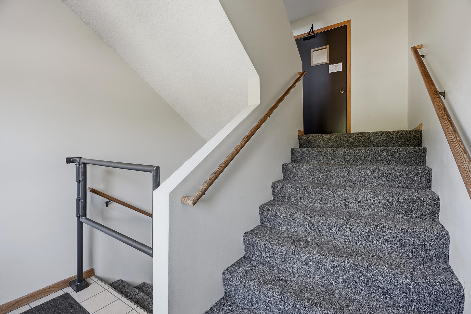 9 Common - 4621 University Ave NE MLS-33.jpg