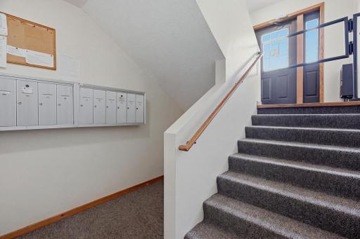 8 Common - 4621 University Ave NE MLS-31.jpg