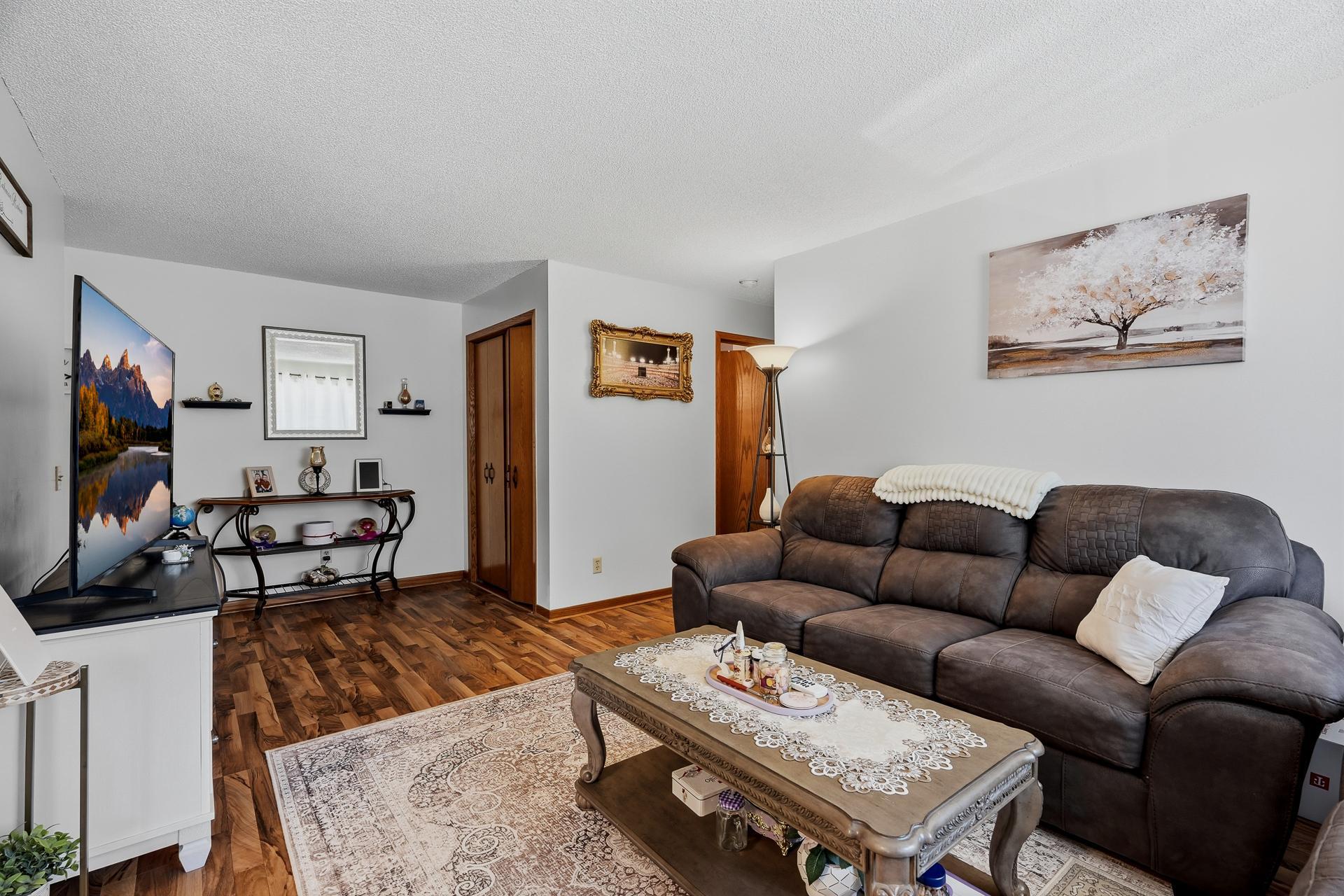 34 #302 - 4621 University Ave NE MLS-75.jpg