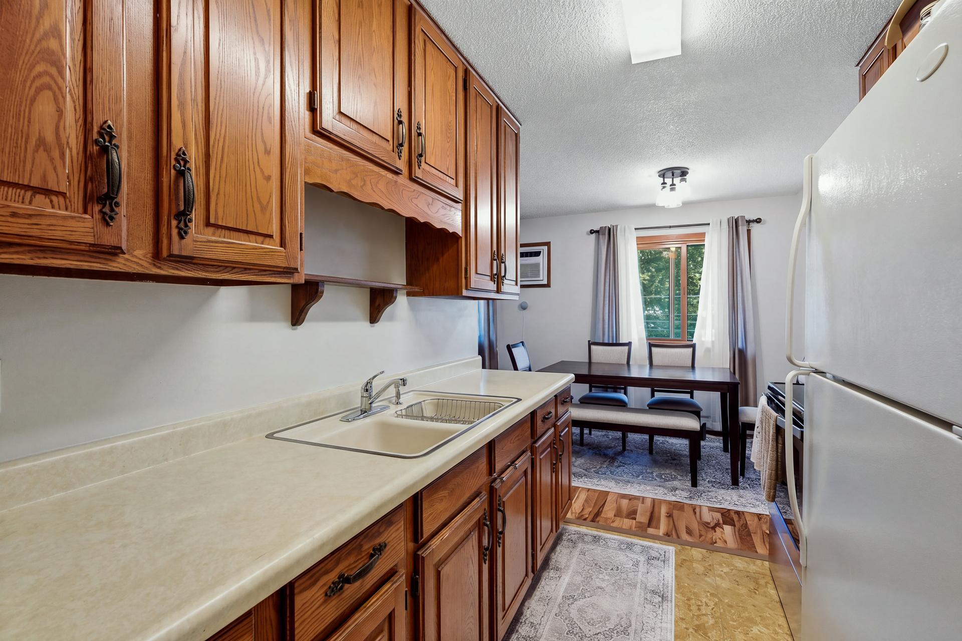 28 #302 - 4621 University Ave NE MLS-69.jpg