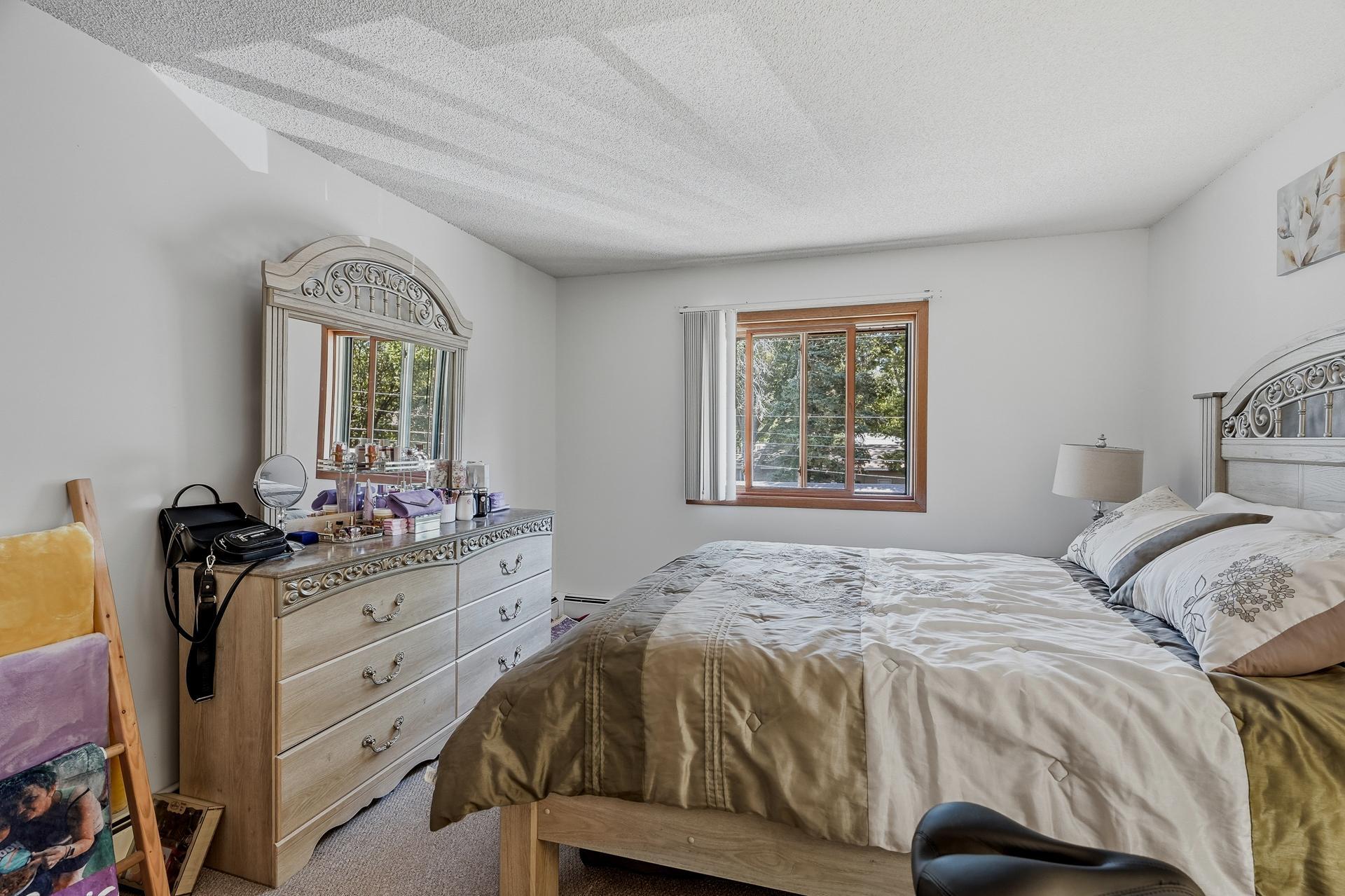 39 #302 - 4621 University Ave NE MLS-80.jpg