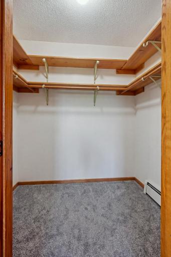 25 #302 - 4621 University Ave NE MLS-66.jpg