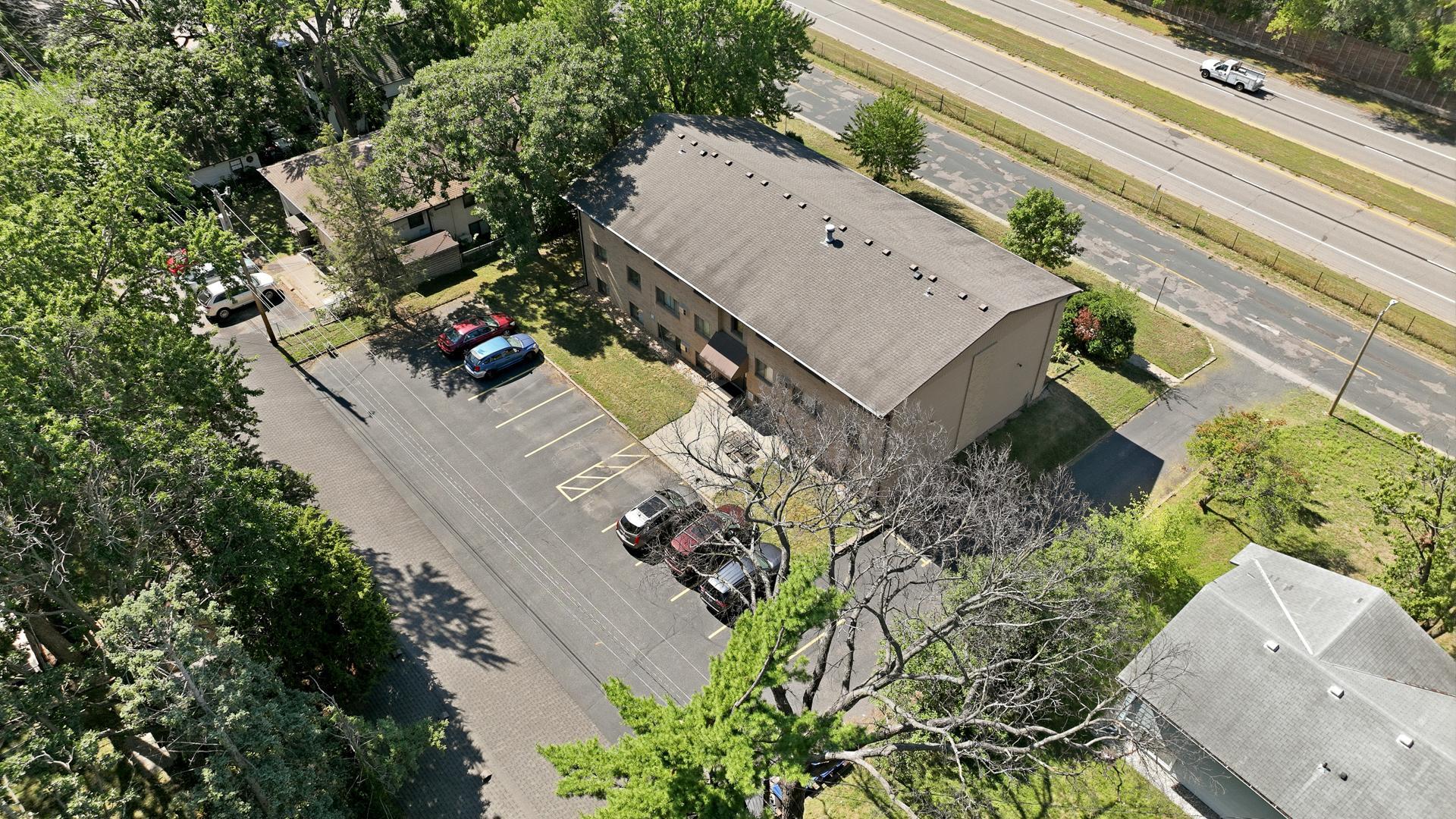 6-4621 University Ave NE MLS-19.jpg