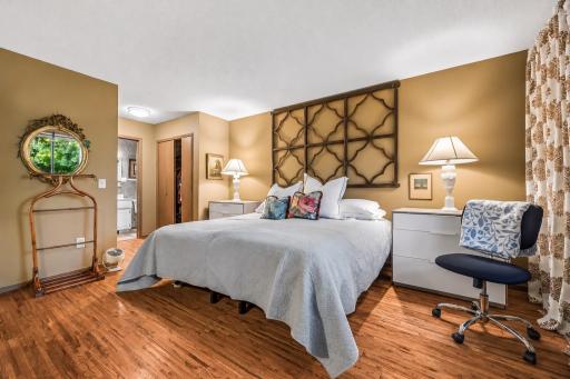 13390 Hughes Court, Apple Valley, MN 55124