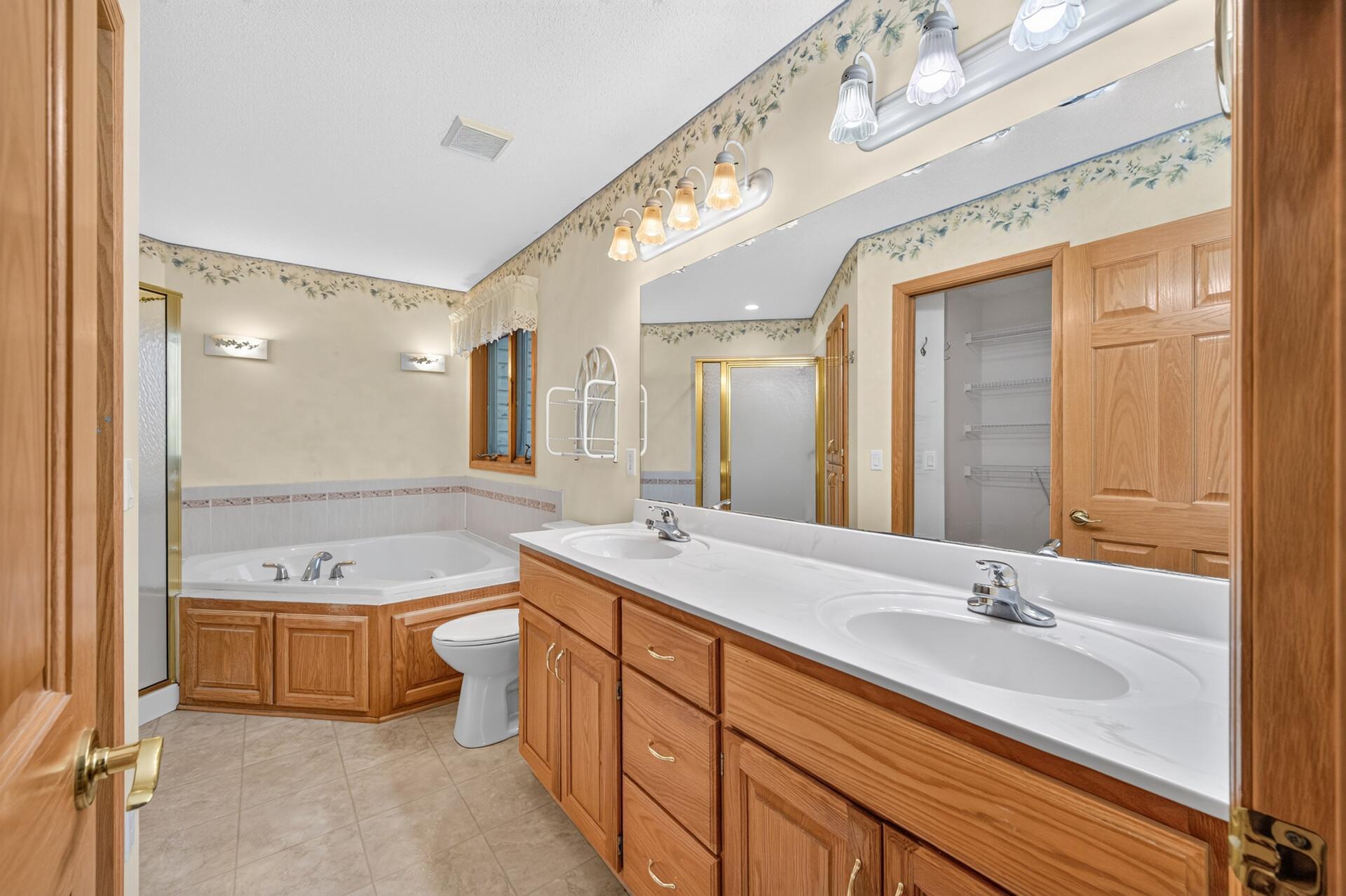 21_28319_Lakeside21_mls.jpg