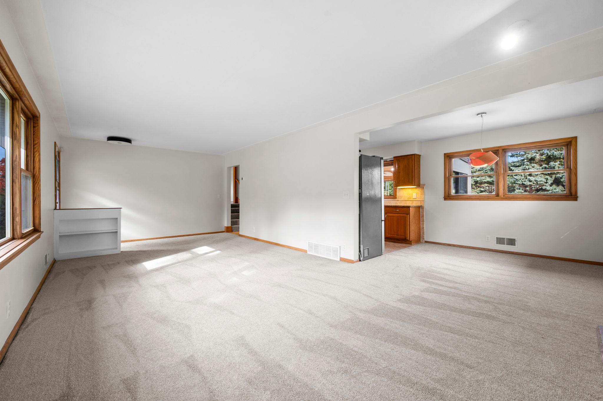 21-web-or-mls-13404 Windyhill Rd-20.jpg