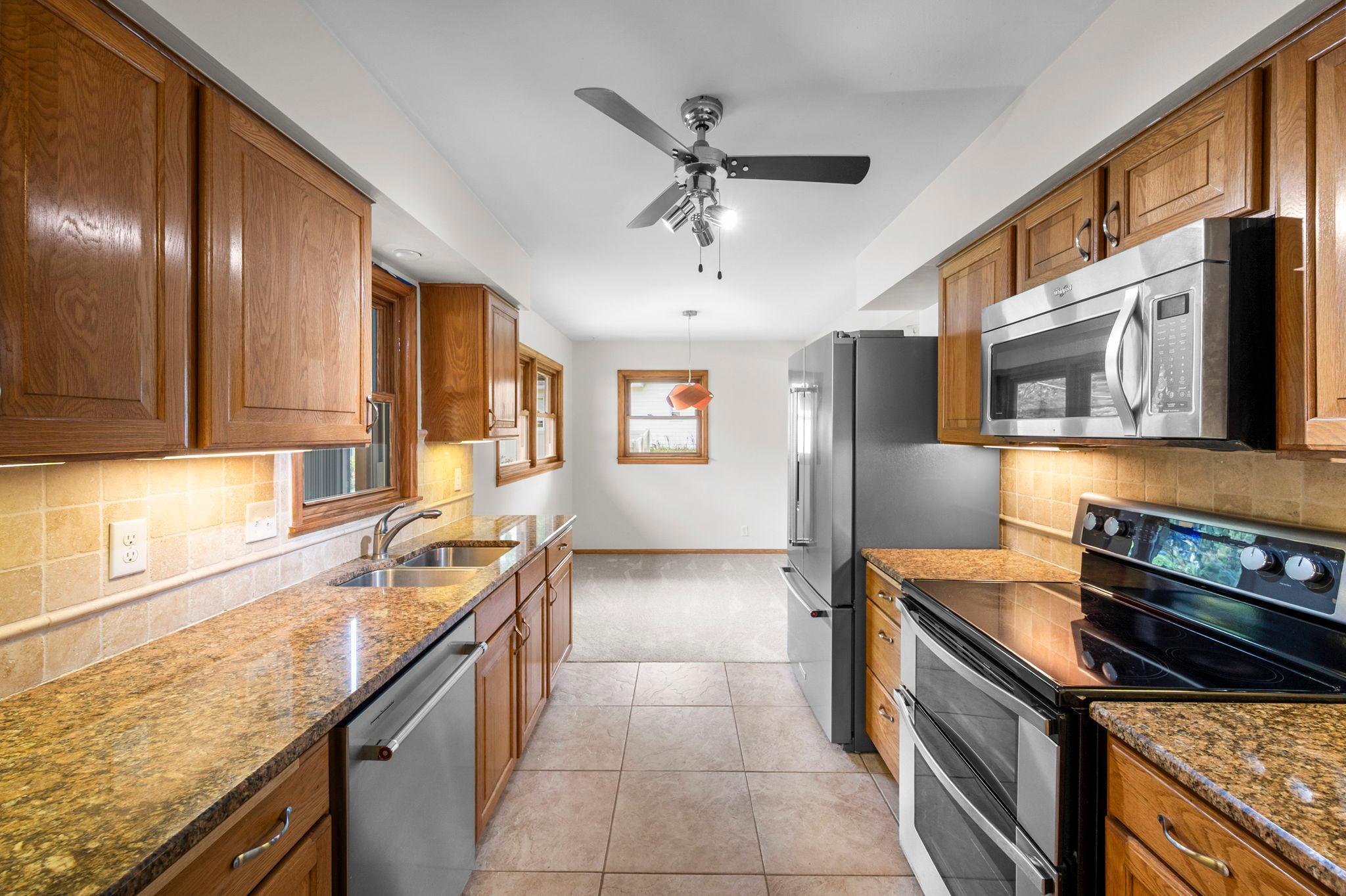 35-web-or-mls-13404 Windyhill Rd-84.jpg