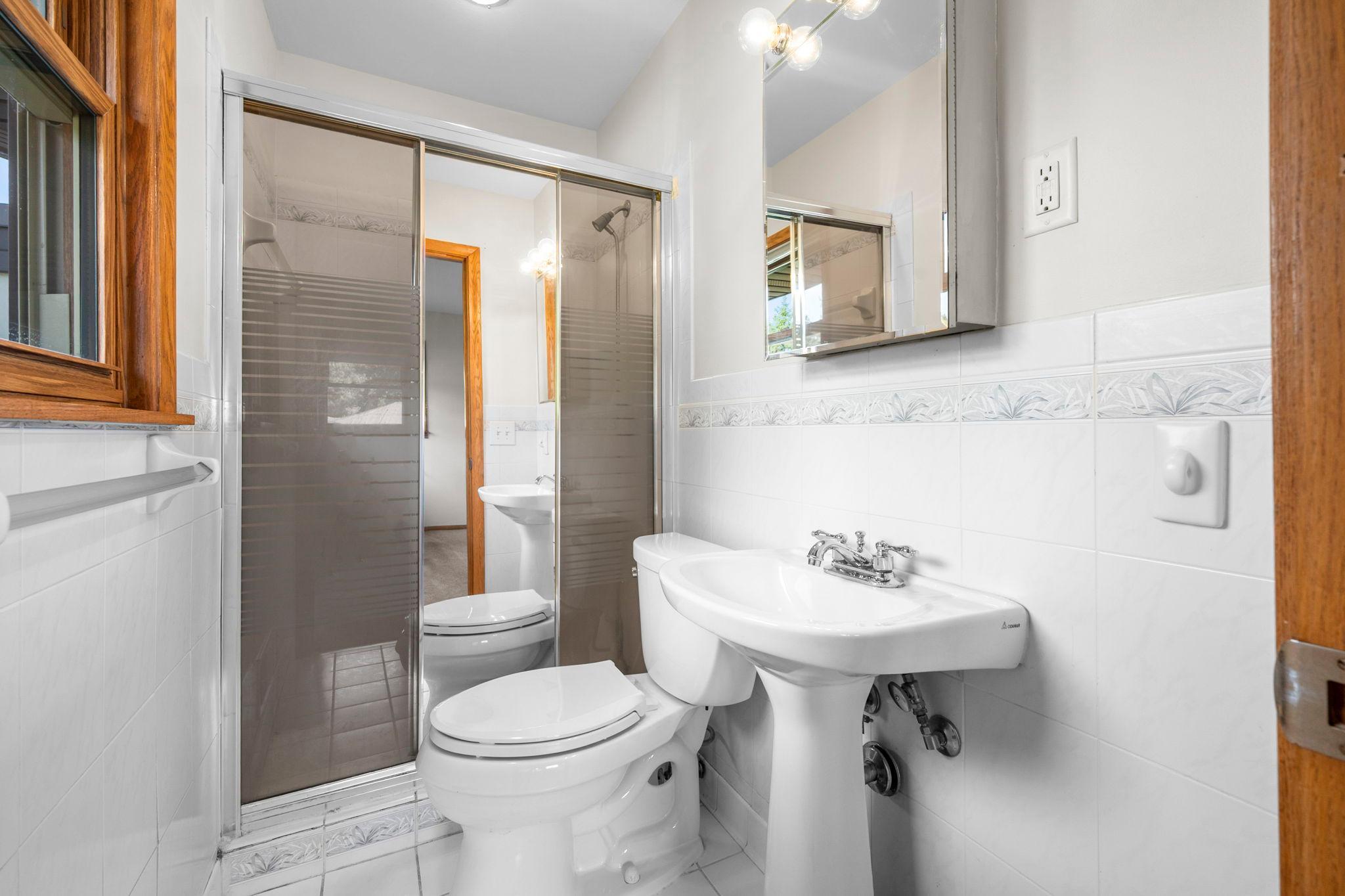 43-web-or-mls-13404 Windyhill Rd-155.jpg