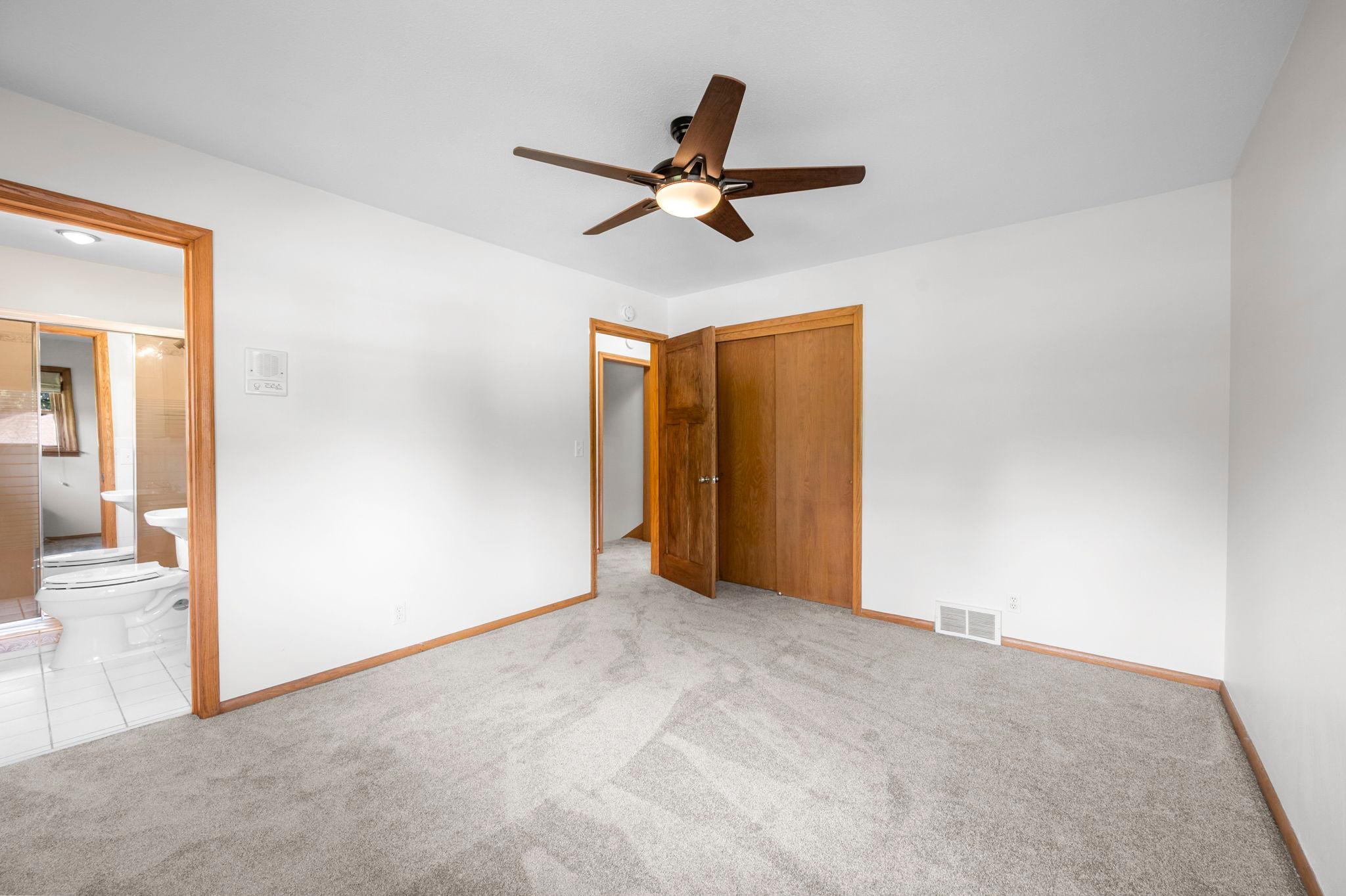 42-web-or-mls-13404 Windyhill Rd-150.jpg