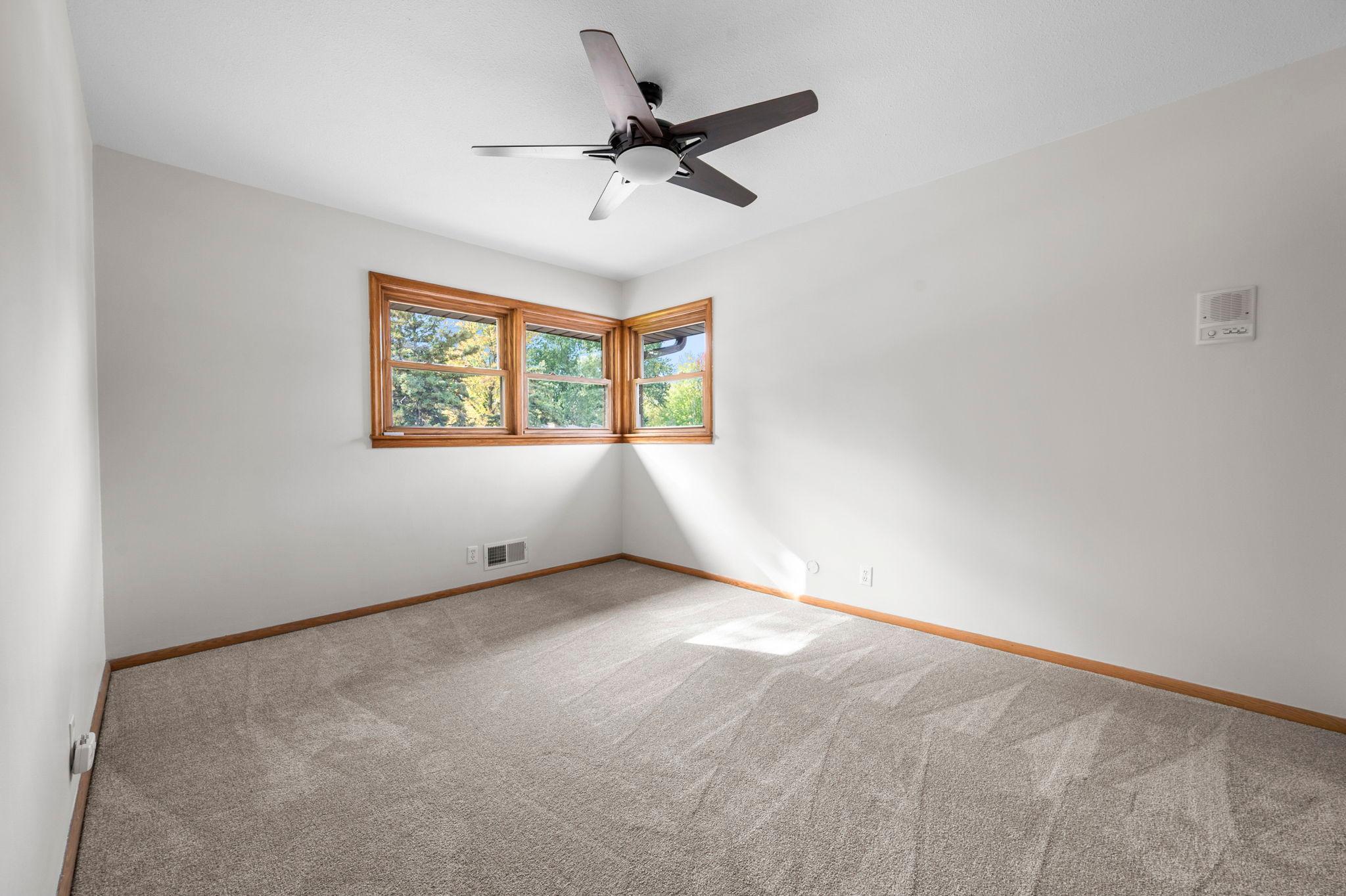 47-web-or-mls-13404 Windyhill Rd-125.jpg