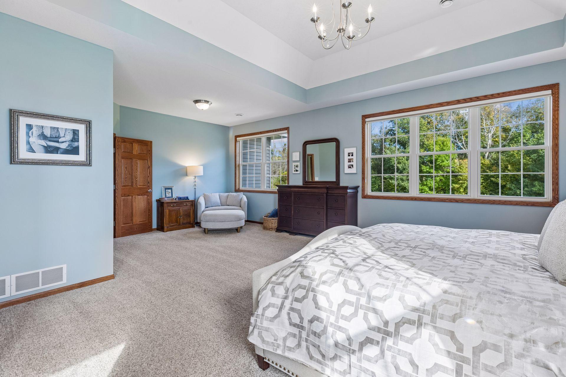 With it's own private sitting room, you can enjoy slow, quiet mornings or relax at the end of the day in your peaceful space.