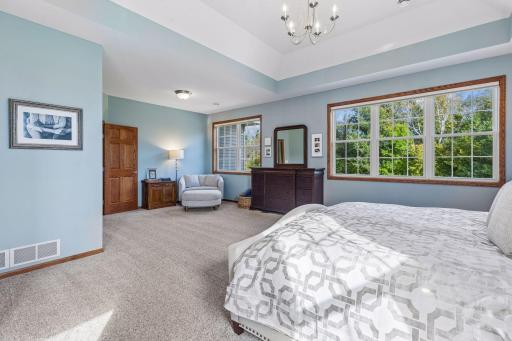 With it's own private sitting room, you can enjoy slow, quiet mornings or relax at the end of the day in your peaceful space.
