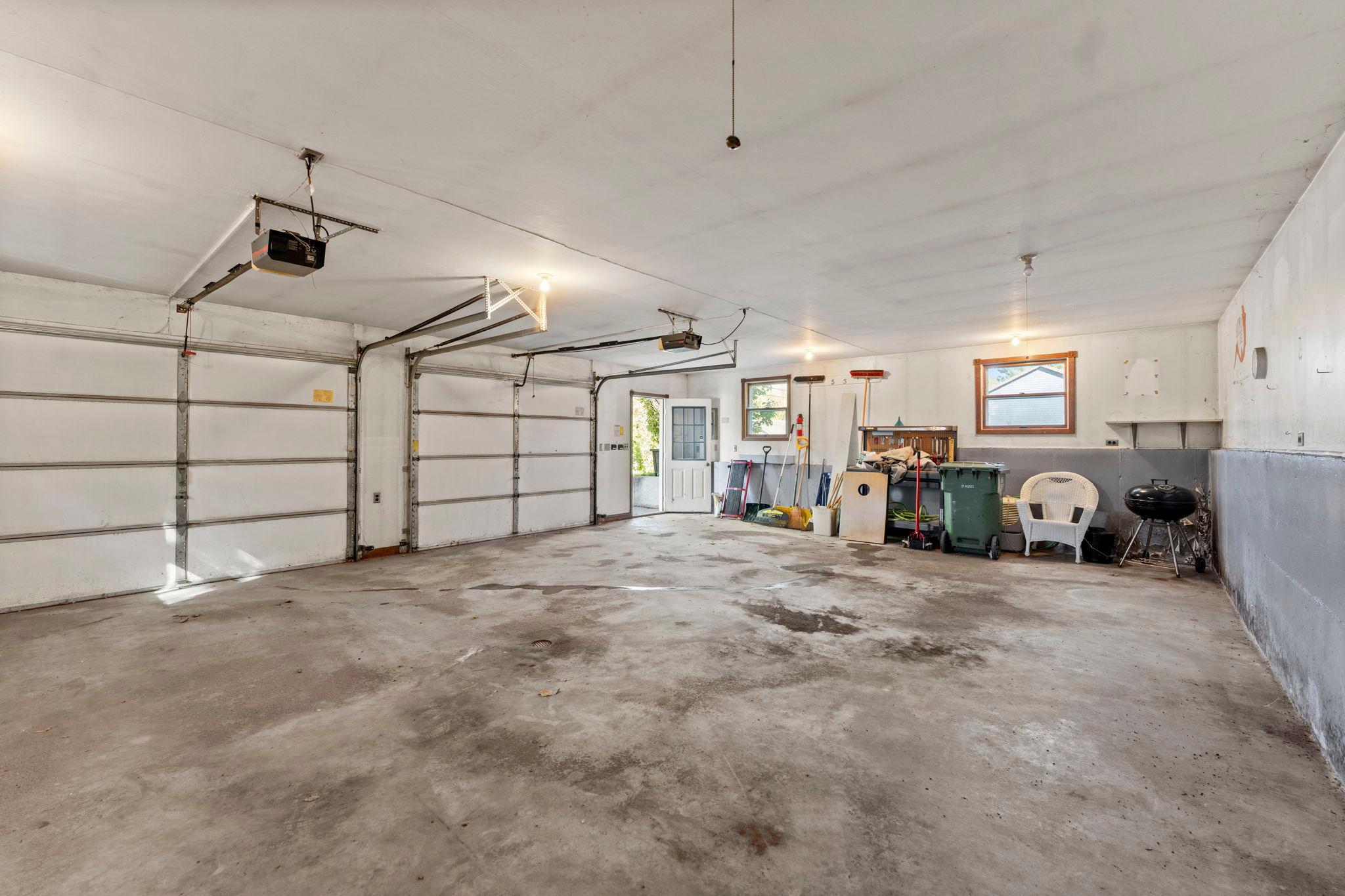 Insulated and Heated 2 1/2 Detached Garage