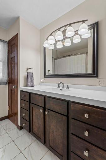 737 S Dakota Avenue, New Richmond, WI 54017