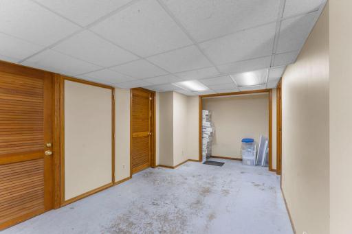 737 S Dakota Avenue, New Richmond, WI 54017