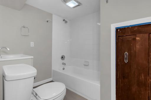 Basement full bathroom