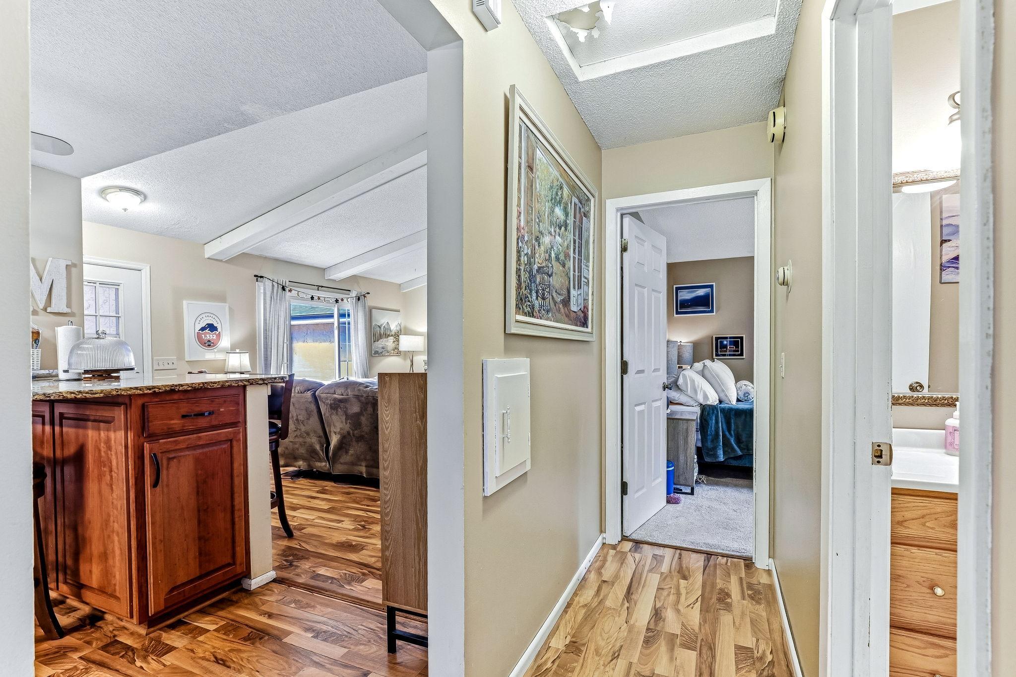 12-web-or-mls-17640-Ionia-Ct-12.jpg