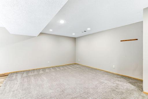 17640 Ionia Court, Lakeville, MN 55044