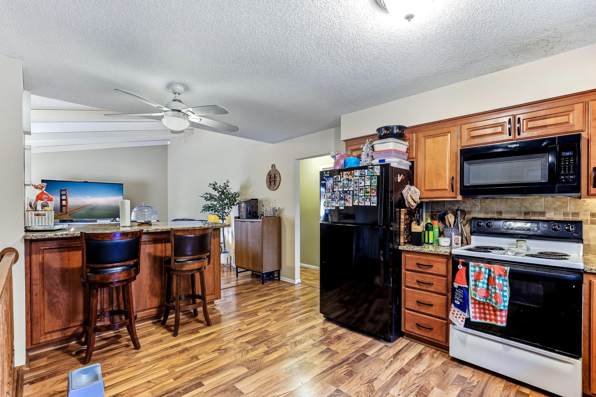 9-web-or-mls-17640-Ionia-Ct-09.jpg