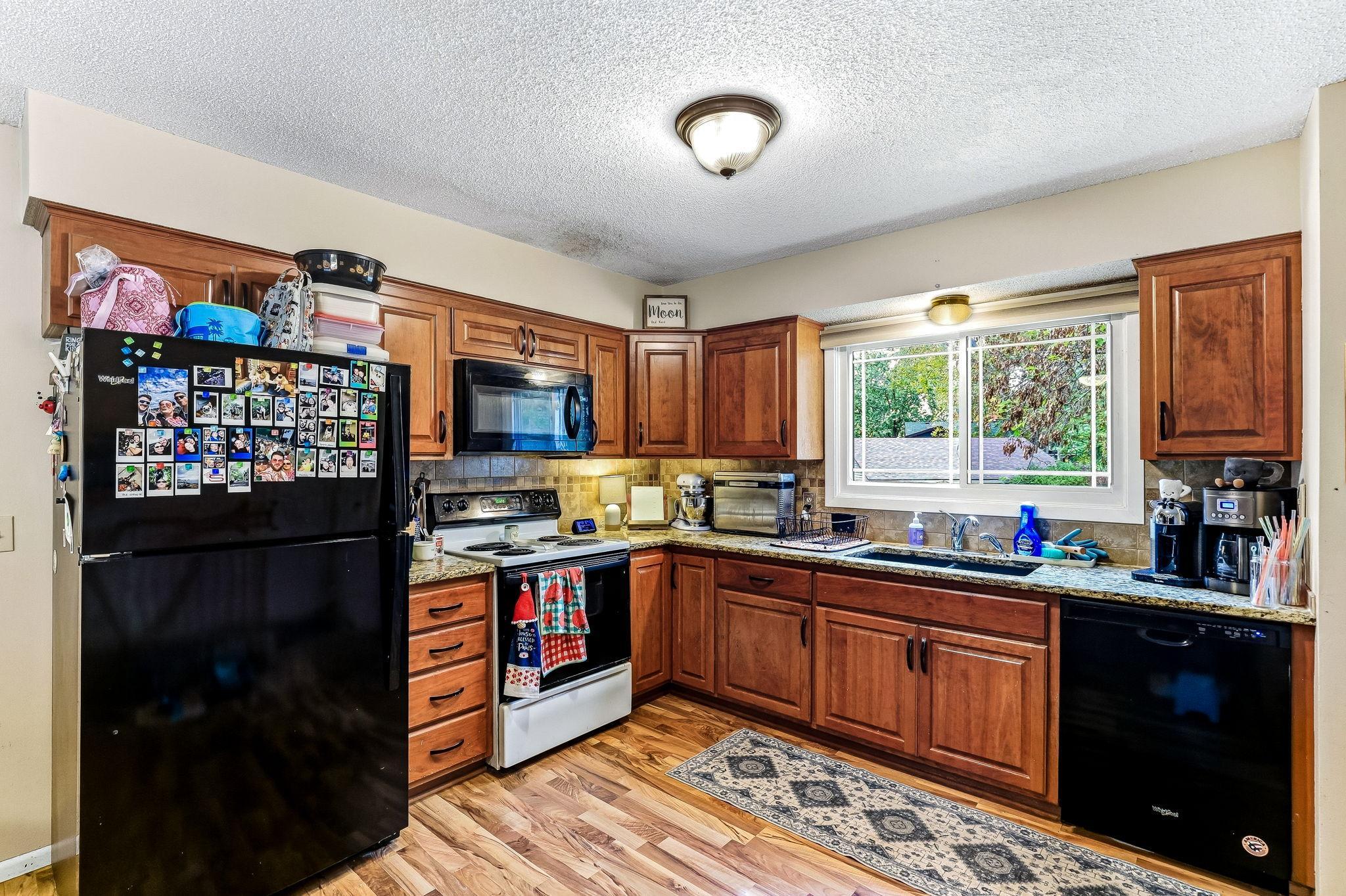 8-web-or-mls-17640-Ionia-Ct-08.jpg