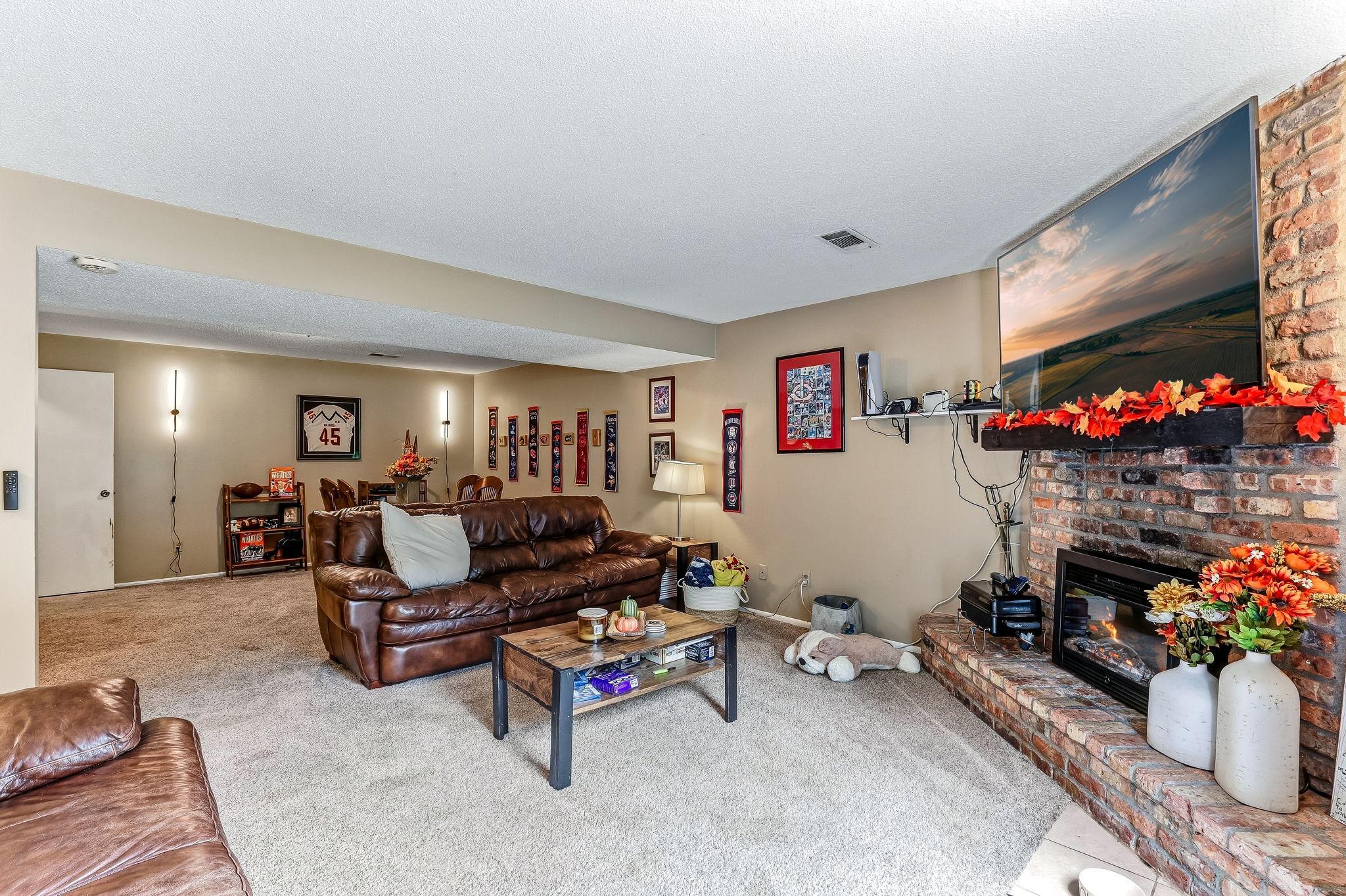 26-web-or-mls-17640-Ionia-Ct-26.jpg