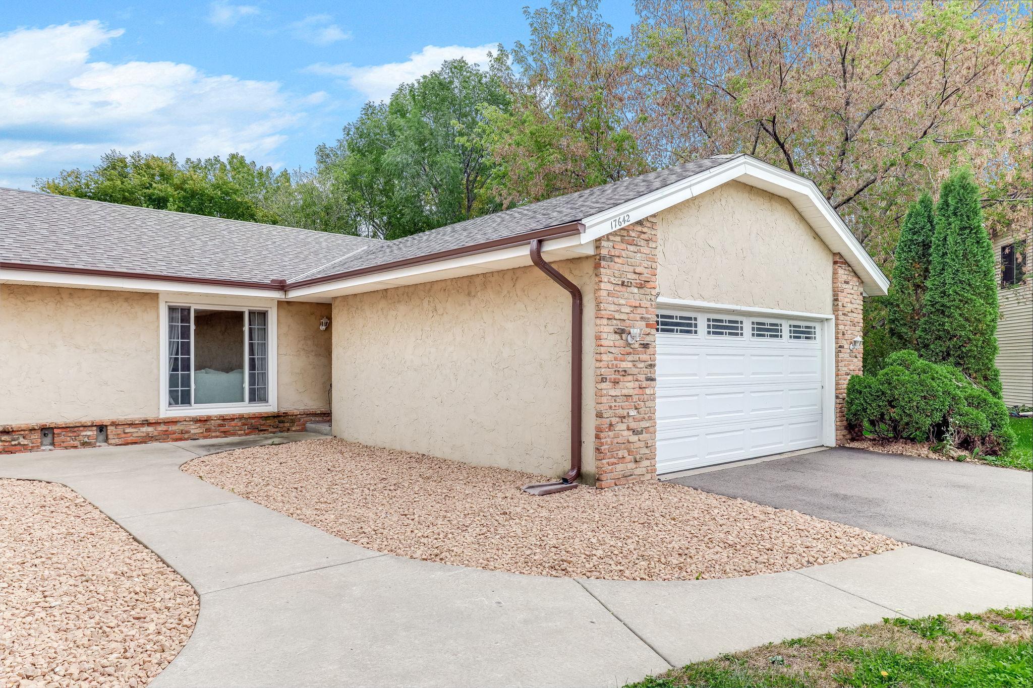 4-web-or-mls-17640-Ionia-Ct-04.jpg